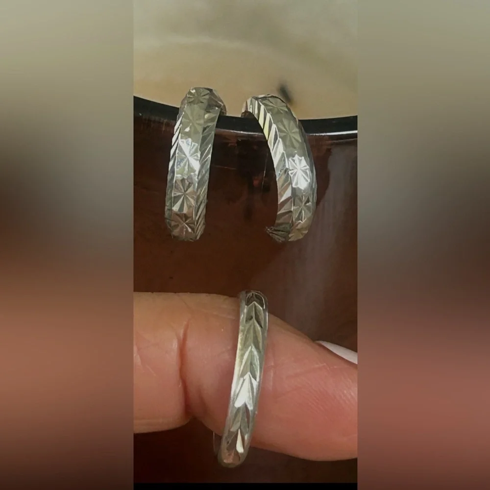 Elegant Sterling Silver Patterned Hoop Earrings and Band Ring Set